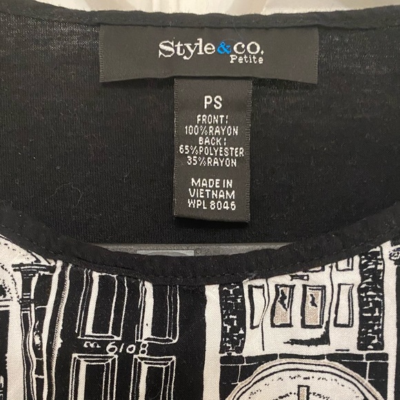 Black & white window print long-sleeve - Picture 3 of 4